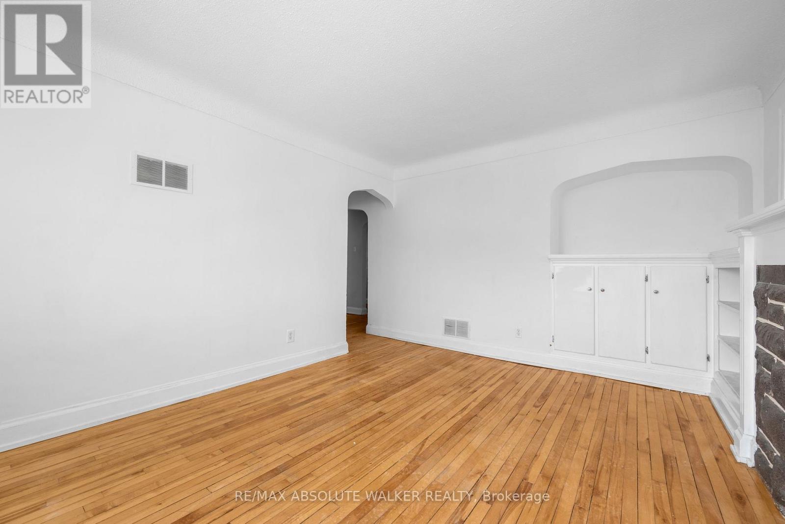 2 - 131 Dagmar Avenue, Ottawa, Ontario  K1L 5T3 - Photo 6 - X12793852