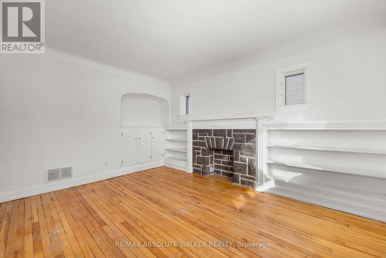 2 - 131 Dagmar Avenue, Ottawa, Ontario  K1L 5T3 - Photo 7 - X12793852