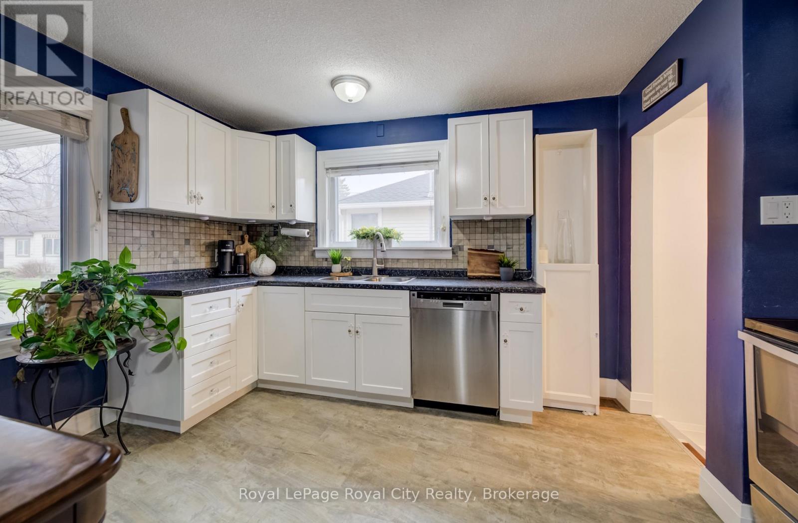 609 Woodside Street, Centre Wellington, Ontario  N1M 2M4 - Photo 11 - X13011736