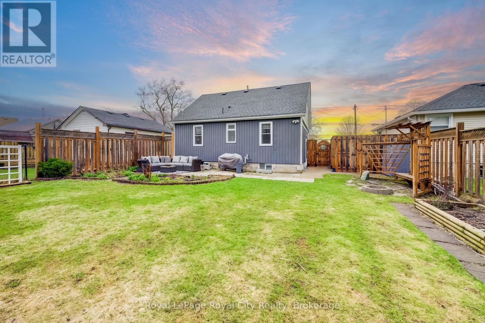 609 Woodside Street, Centre Wellington, Ontario  N1M 2M4 - Photo 39 - X13011736