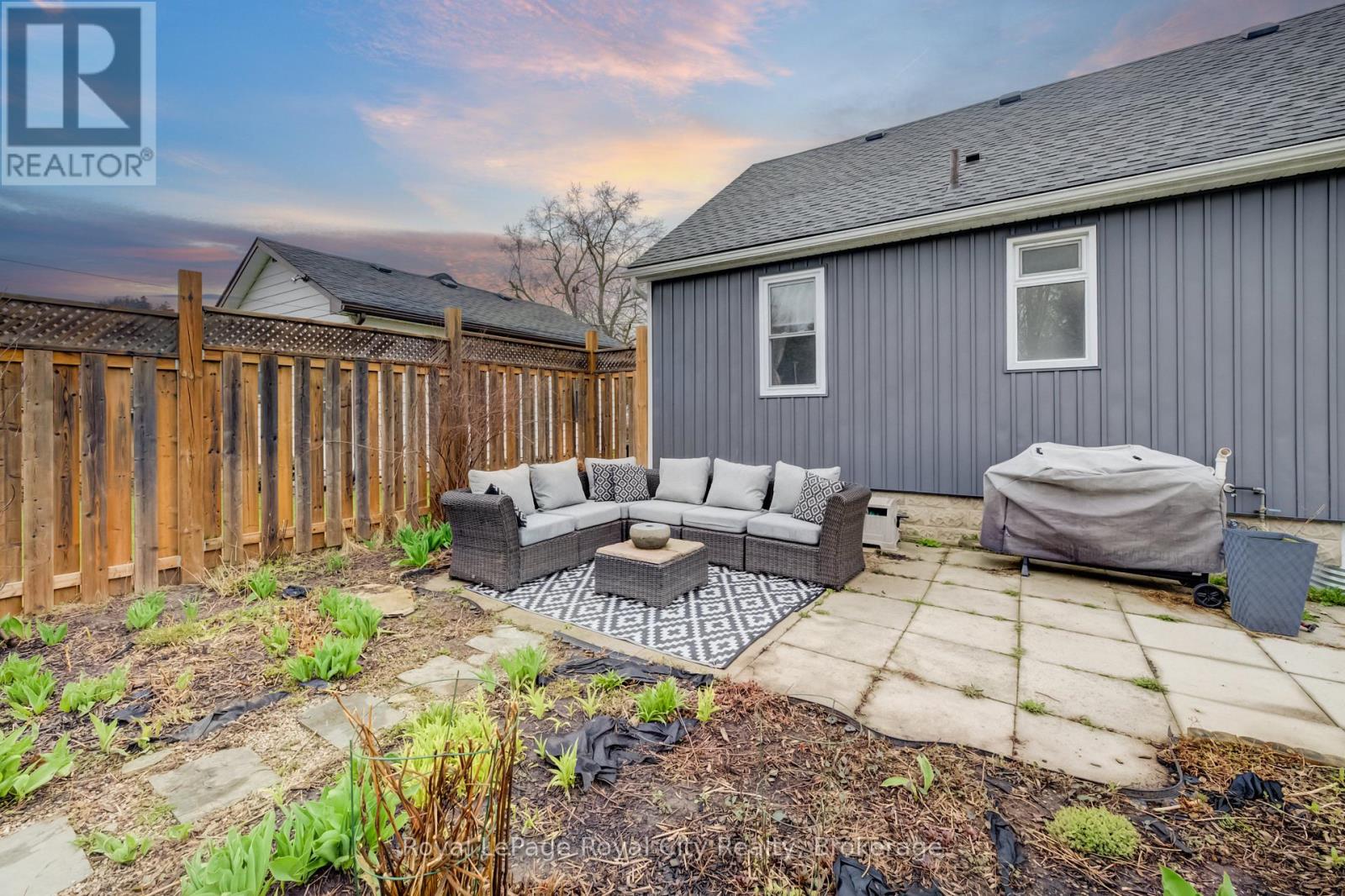 609 Woodside Street, Centre Wellington, Ontario  N1M 2M4 - Photo 40 - X13011736