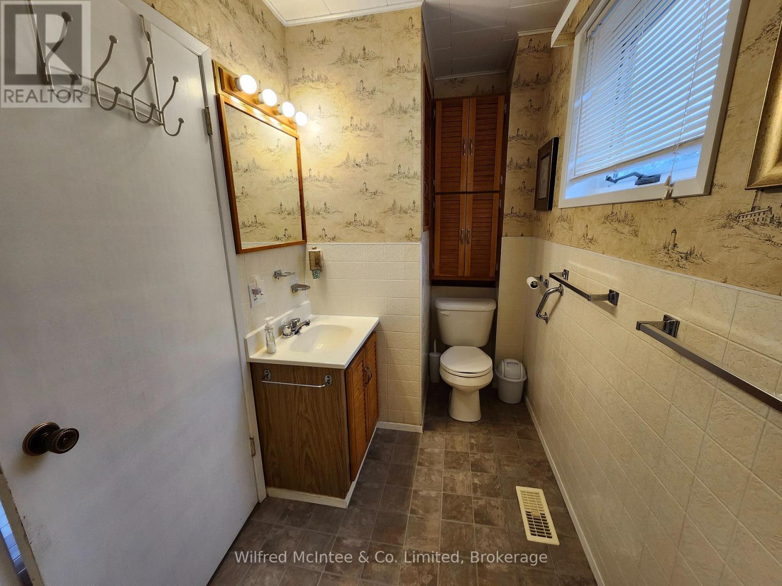 55 Albert Street, North Huron, Ontario  N0G 2W0 - Photo 11 - X13011762