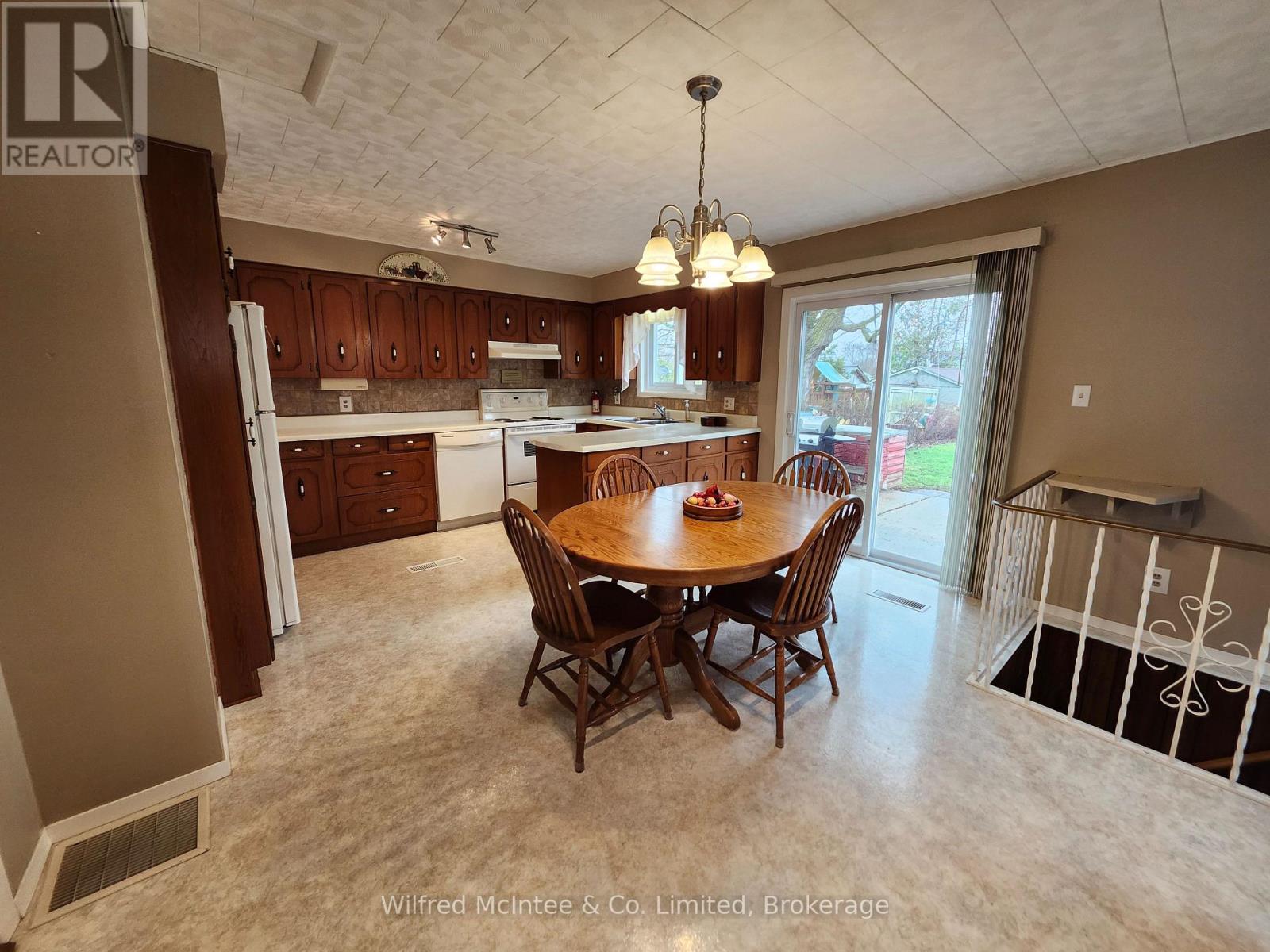 55 Albert Street, North Huron, Ontario  N0G 2W0 - Photo 2 - X13011762