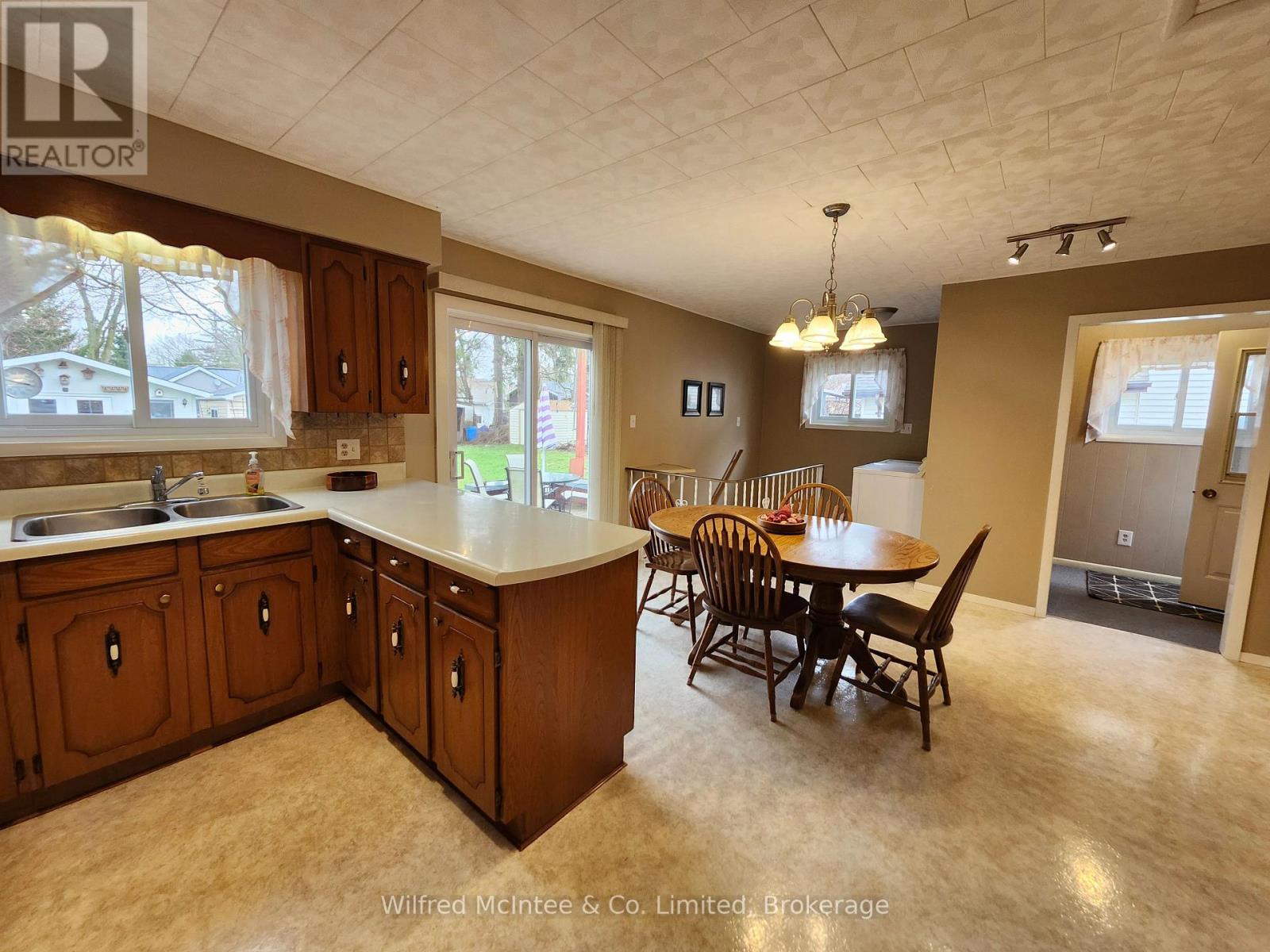 55 Albert Street, North Huron, Ontario  N0G 2W0 - Photo 4 - X13011762