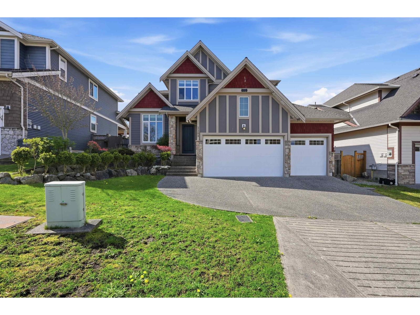 2203 Riesling Drive, Abbotsford, British Columbia  V4X 0A6 - Photo 1 - R3112048