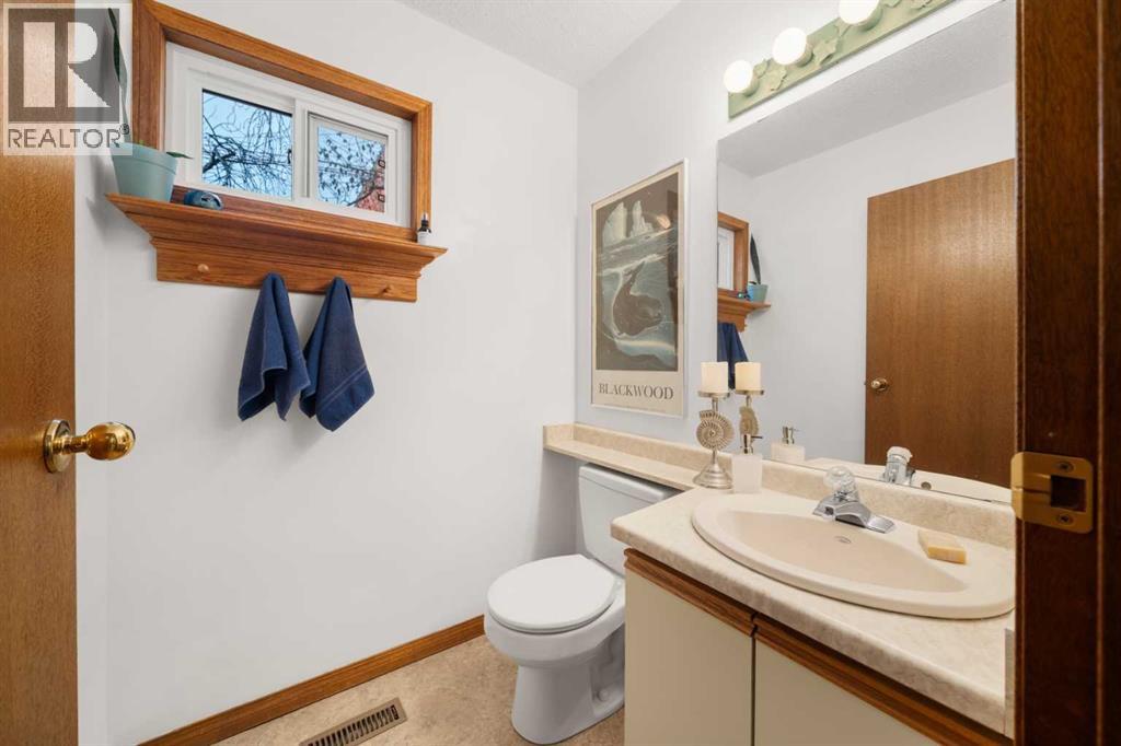 918 17 Street NW, Calgary, Alberta  T2N 2E4 - Photo 13 - A2301655