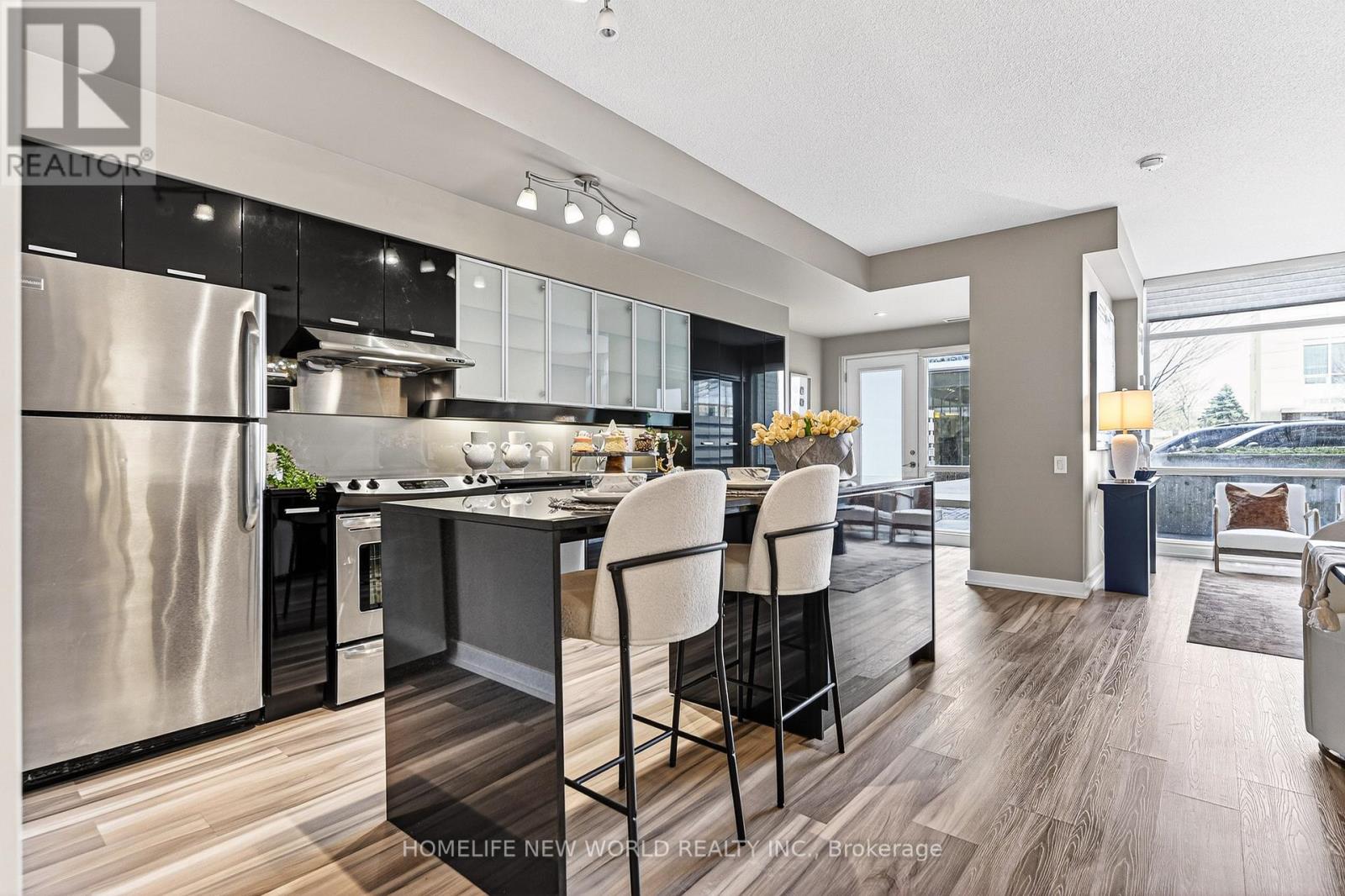 Th2 - 19 Singer Court, Toronto, Ontario  M2K 0B2 - Photo 4 - C13011972