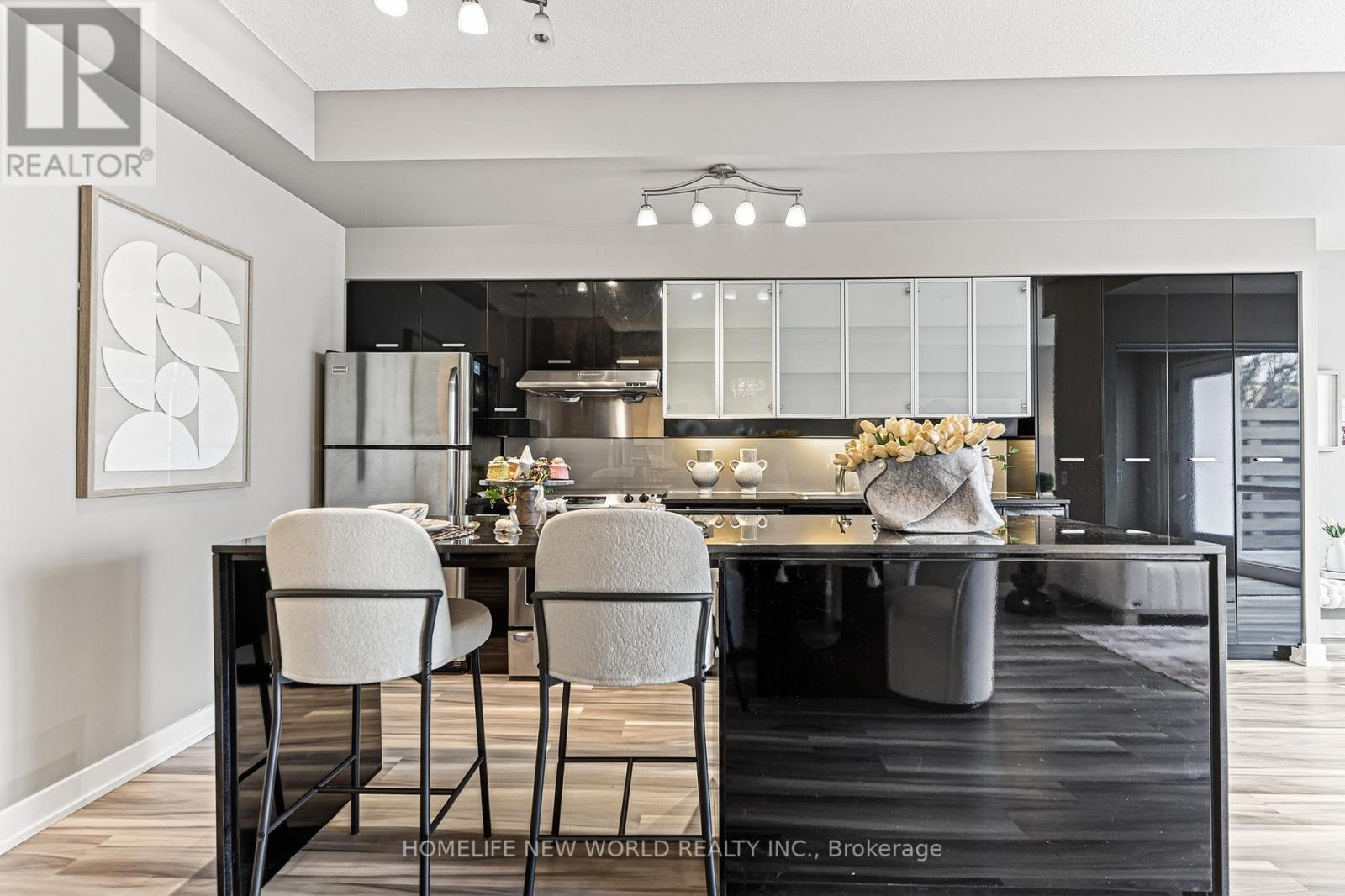 Th2 - 19 Singer Court, Toronto, Ontario  M2K 0B2 - Photo 5 - C13011972