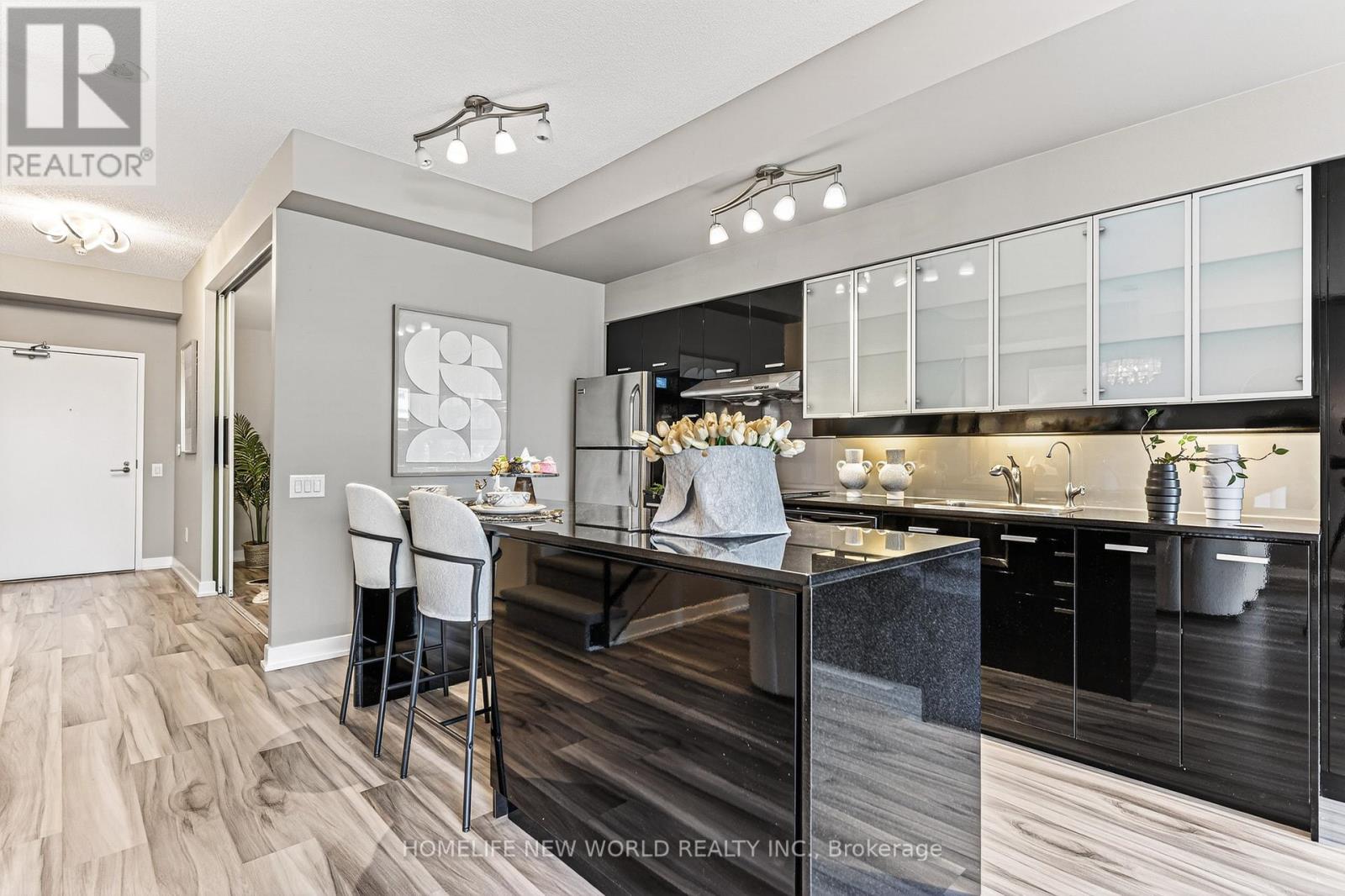 Th2 - 19 Singer Court, Toronto, Ontario  M2K 0B2 - Photo 7 - C13011972