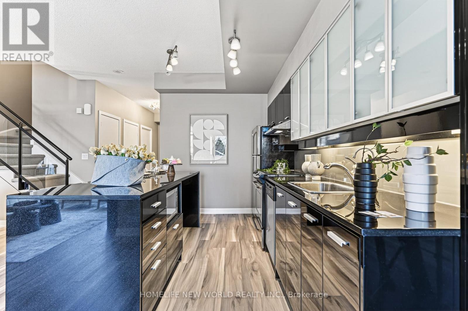 Th2 - 19 Singer Court, Toronto, Ontario  M2K 0B2 - Photo 8 - C13011972