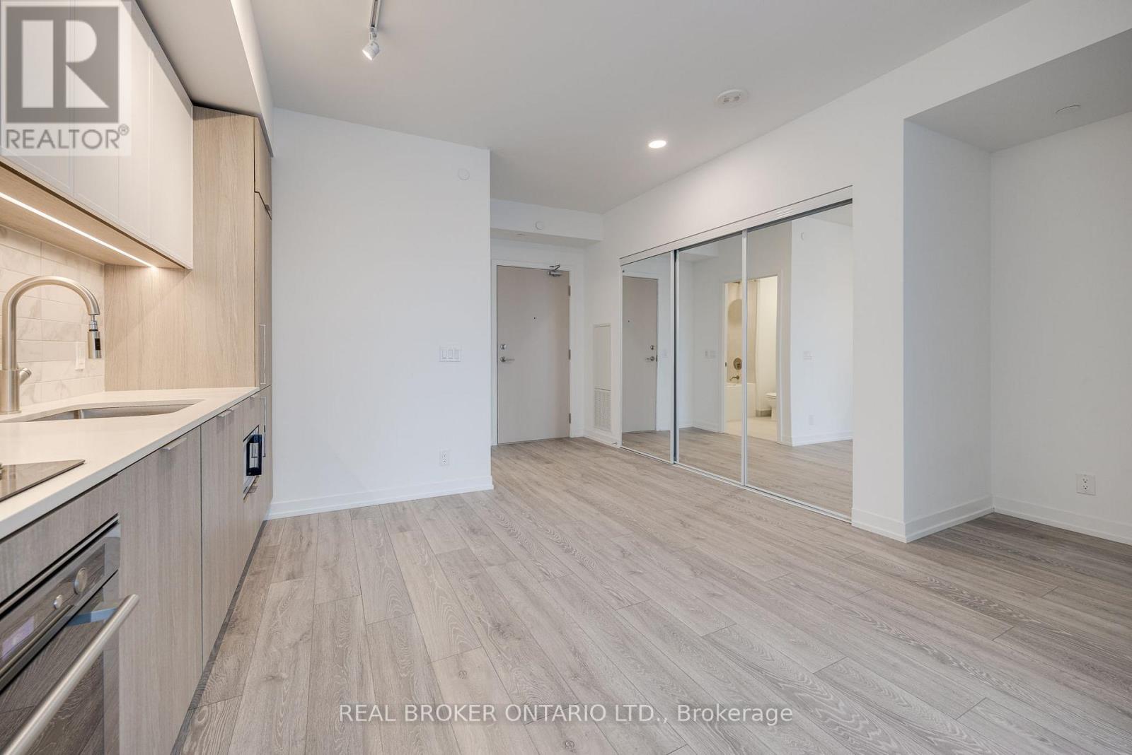 311 - 2020 Bathurst Street, Toronto, Ontario  M5R 3H4 - Photo 3 - C13011974