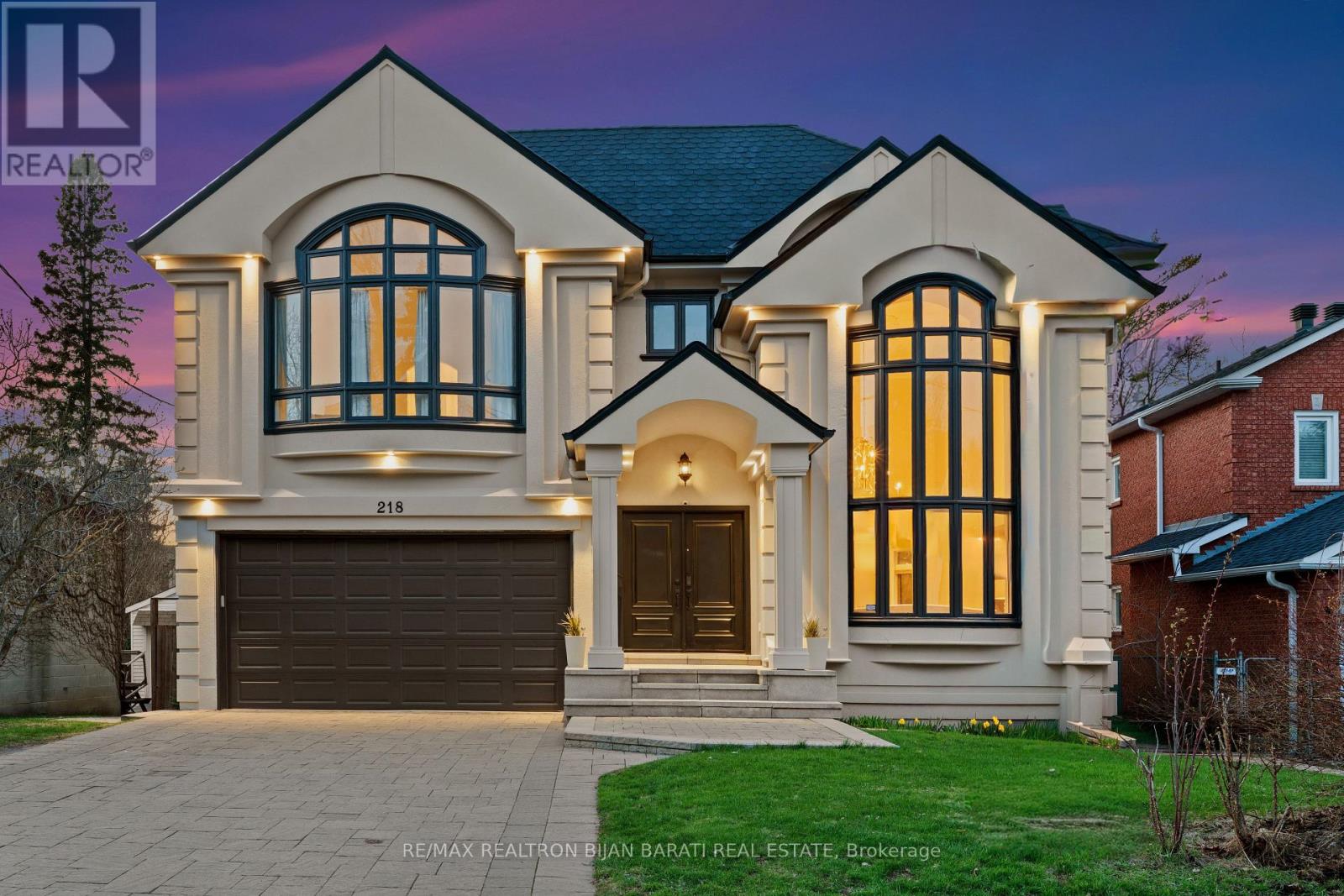 218 HILLCREST AVENUE, Toronto, Ontario