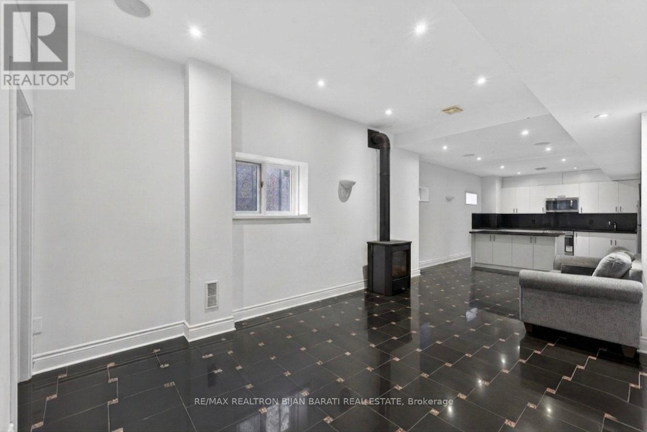 218 Hillcrest Avenue, Toronto, Ontario  M2N 3P2 - Photo 38 - C13011986