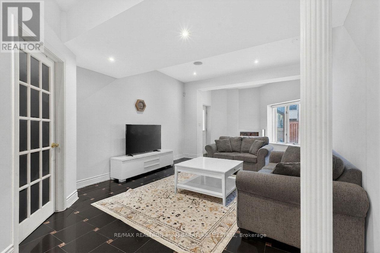 218 Hillcrest Avenue, Toronto, Ontario  M2N 3P2 - Photo 42 - C13011986