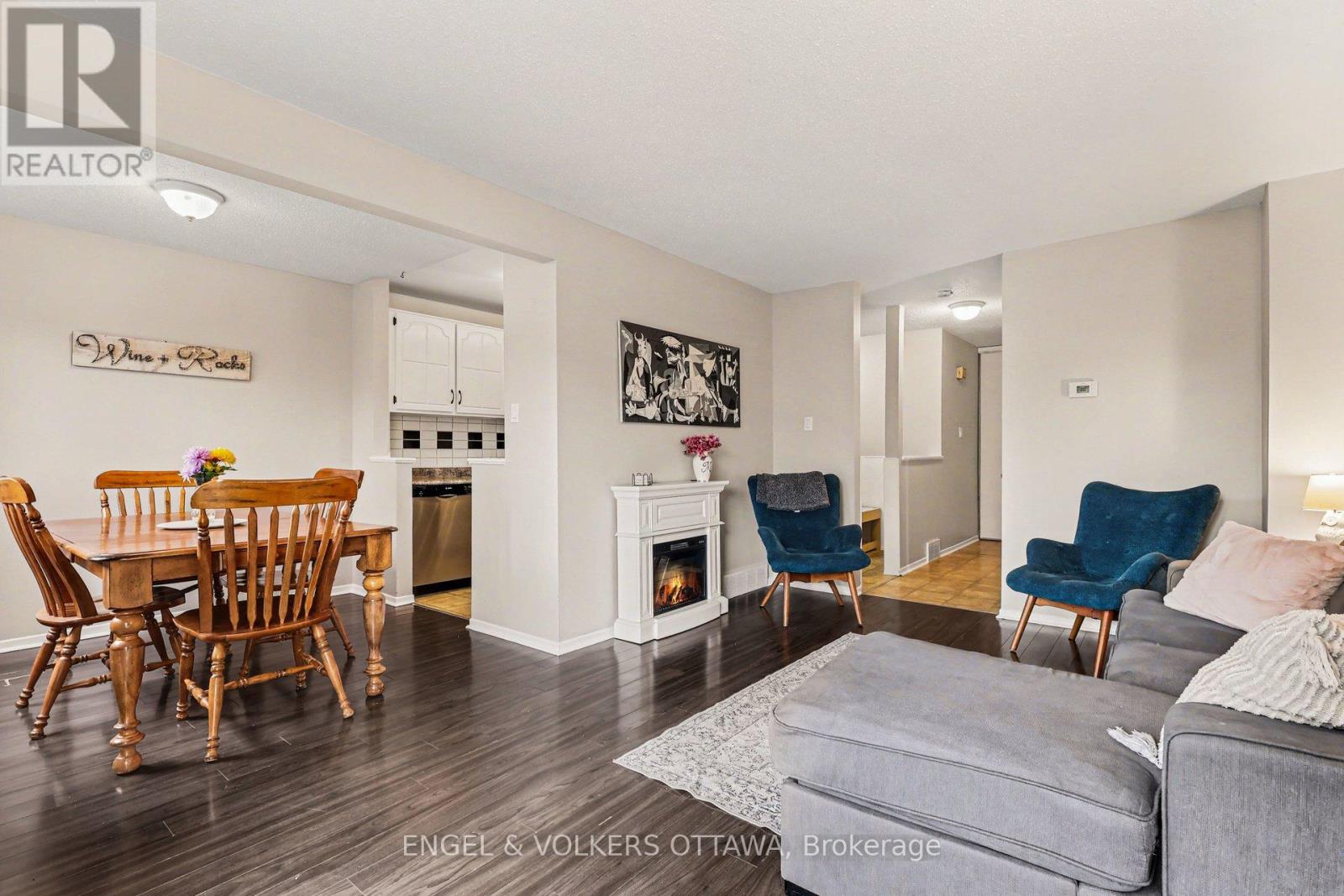 2148 Orient Park Drive, Ottawa, Ontario  K1B 4V9 - Photo 10 - X13011688