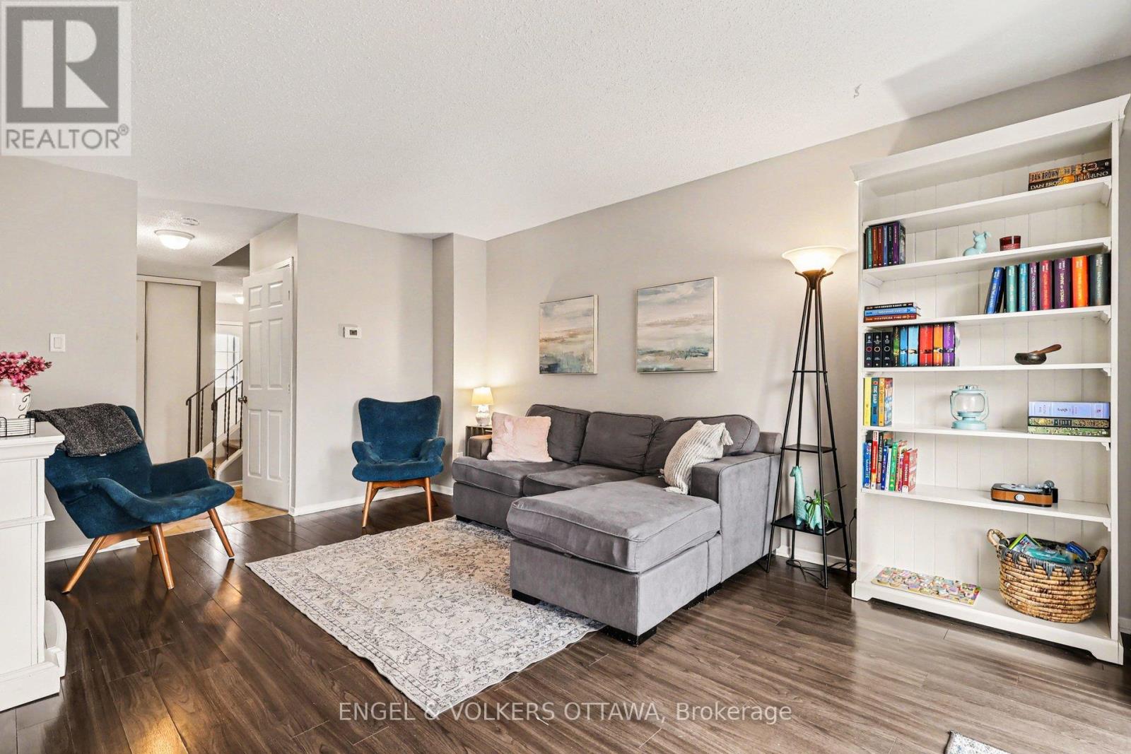 2148 Orient Park Drive, Ottawa, Ontario  K1B 4V9 - Photo 11 - X13011688