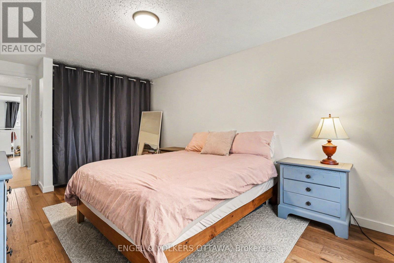 2148 Orient Park Drive, Ottawa, Ontario  K1B 4V9 - Photo 14 - X13011688