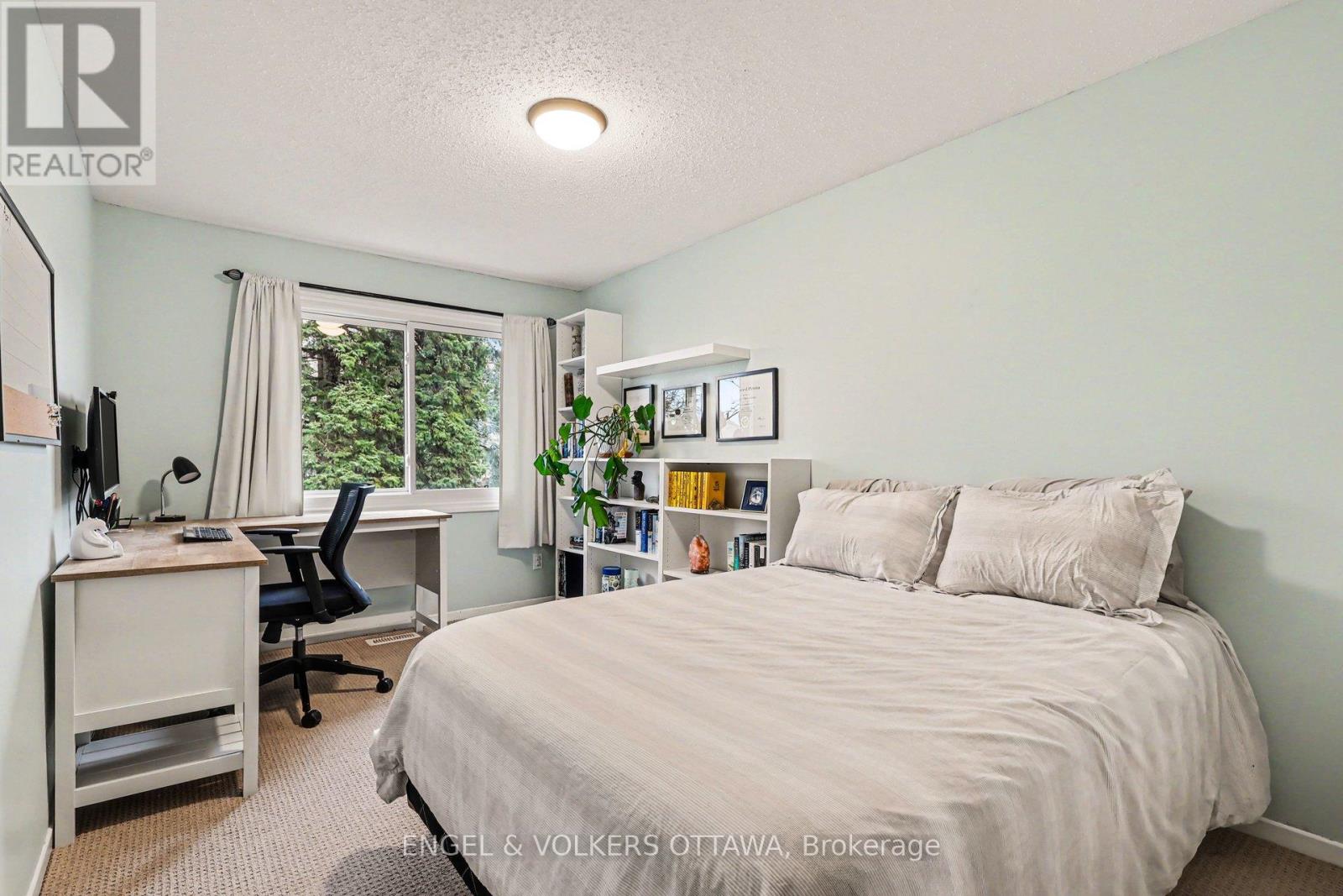 2148 Orient Park Drive, Ottawa, Ontario  K1B 4V9 - Photo 15 - X13011688