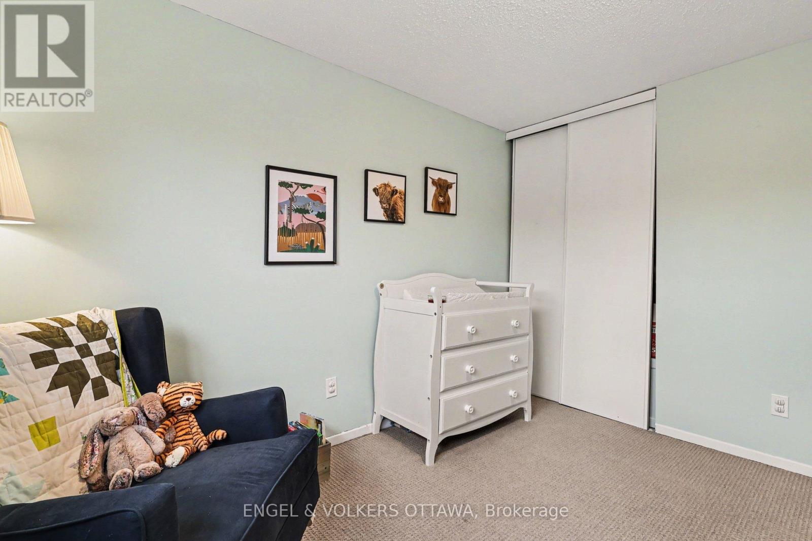 2148 Orient Park Drive, Ottawa, Ontario  K1B 4V9 - Photo 18 - X13011688