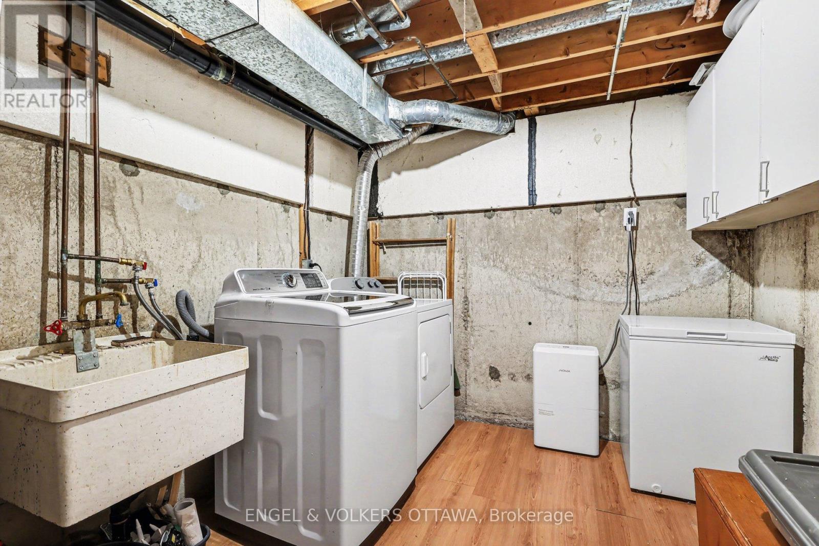 2148 Orient Park Drive, Ottawa, Ontario  K1B 4V9 - Photo 24 - X13011688