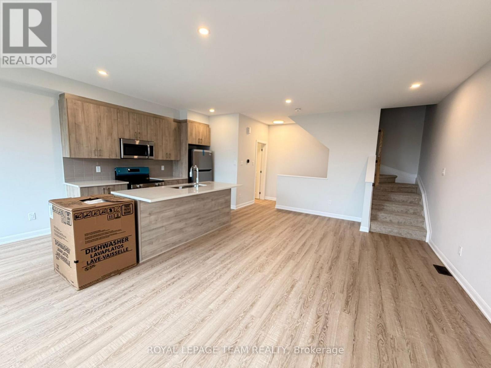 284 Bankside Way, Ottawa, Ontario  K2J 7M8 - Photo 5 - X13011906