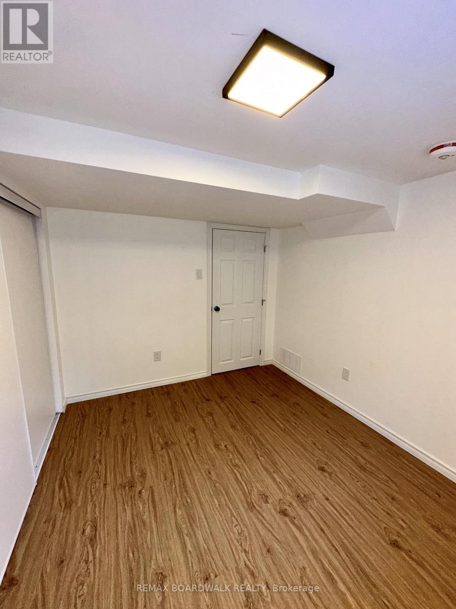 B - 300 Dalehurst Drive, Ottawa, Ontario  K2G 4E4 - Photo 10 - X13011934