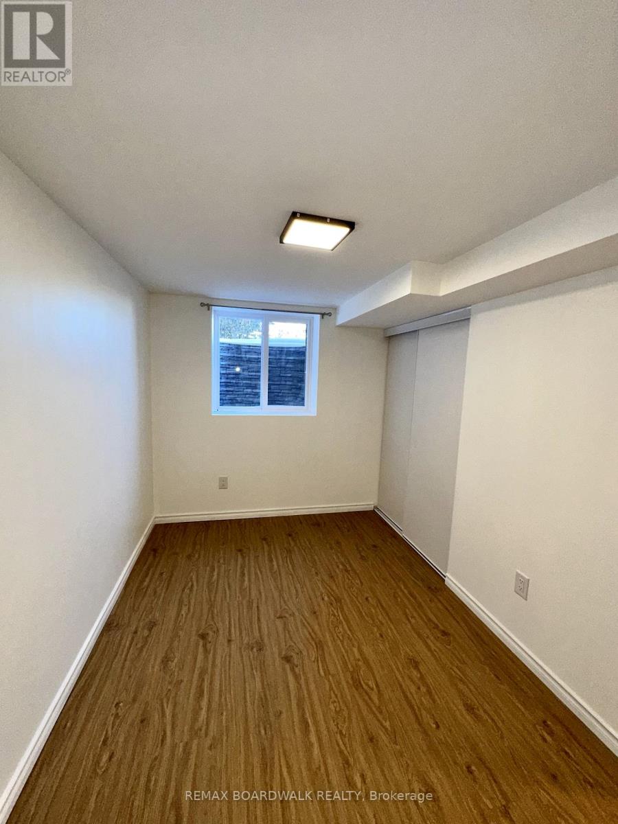 B - 300 Dalehurst Drive, Ottawa, Ontario  K2G 4E4 - Photo 12 - X13011934