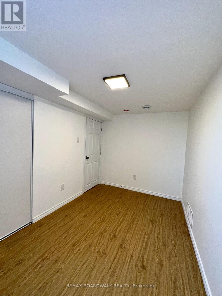 B - 300 Dalehurst Drive, Ottawa, Ontario  K2G 4E4 - Photo 13 - X13011934