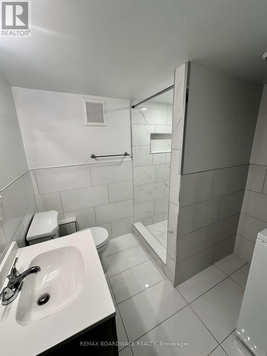 B - 300 Dalehurst Drive, Ottawa, Ontario  K2G 4E4 - Photo 17 - X13011934