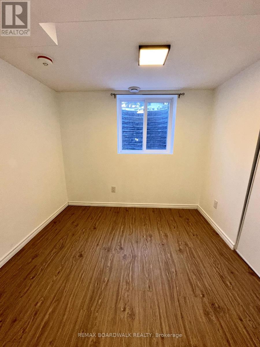 B - 300 Dalehurst Drive, Ottawa, Ontario  K2G 4E4 - Photo 9 - X13011934