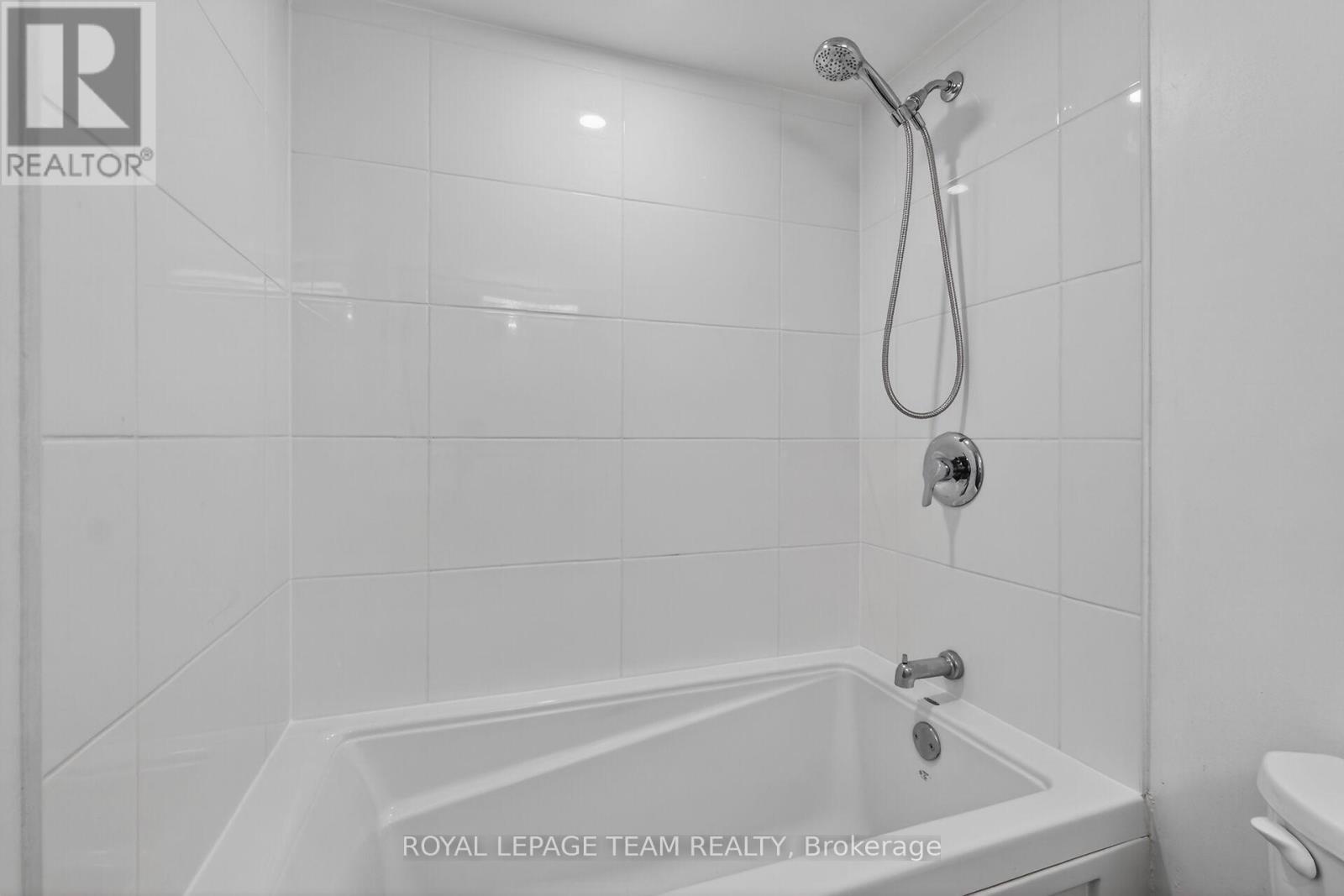 2012 - 515 St Laurent Boulevard, Ottawa, Ontario  K1L 3X5 - Photo 25 - X13011976