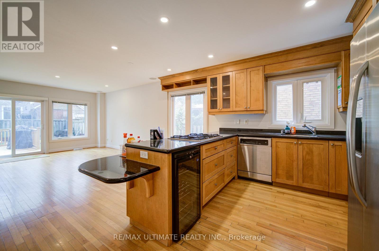 51 Epsom Avenue E, Toronto, Ontario  M4C 2A8 - Photo 11 - E13011702