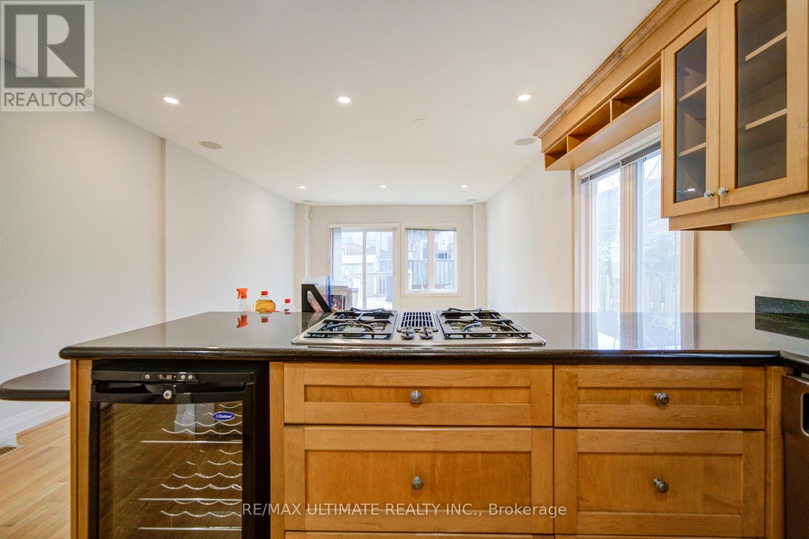 51 Epsom Avenue E, Toronto, Ontario  M4C 2A8 - Photo 13 - E13011702