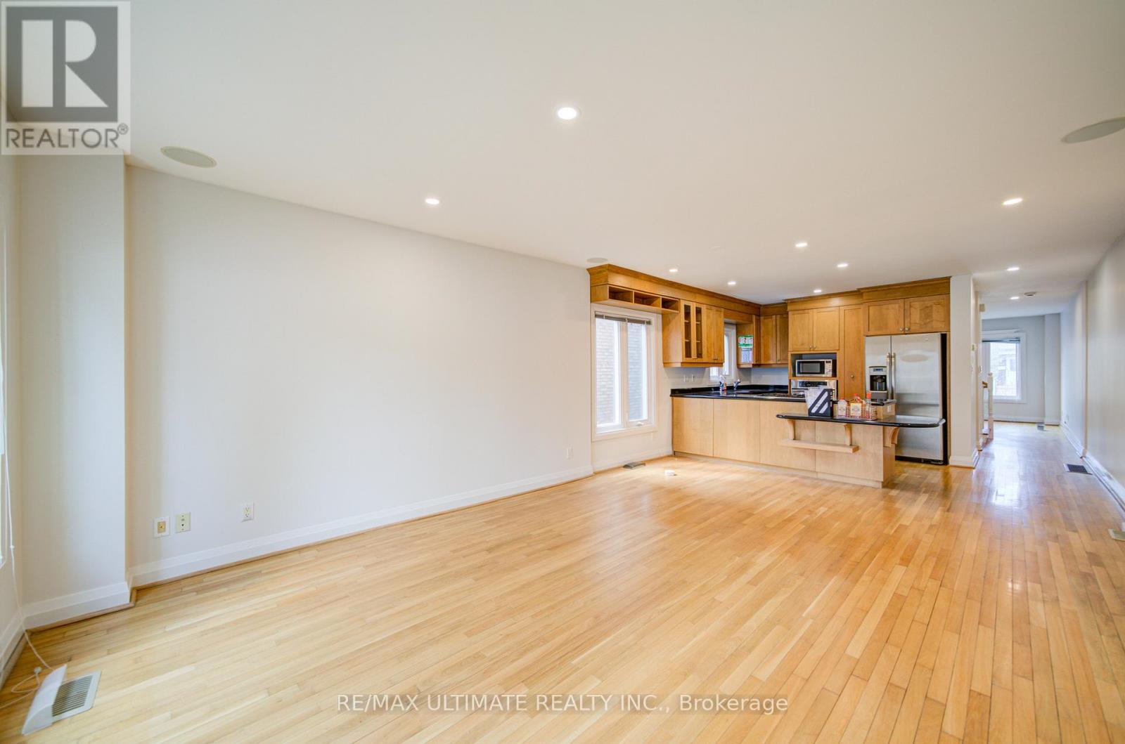 51 Epsom Avenue E, Toronto, Ontario  M4C 2A8 - Photo 15 - E13011702