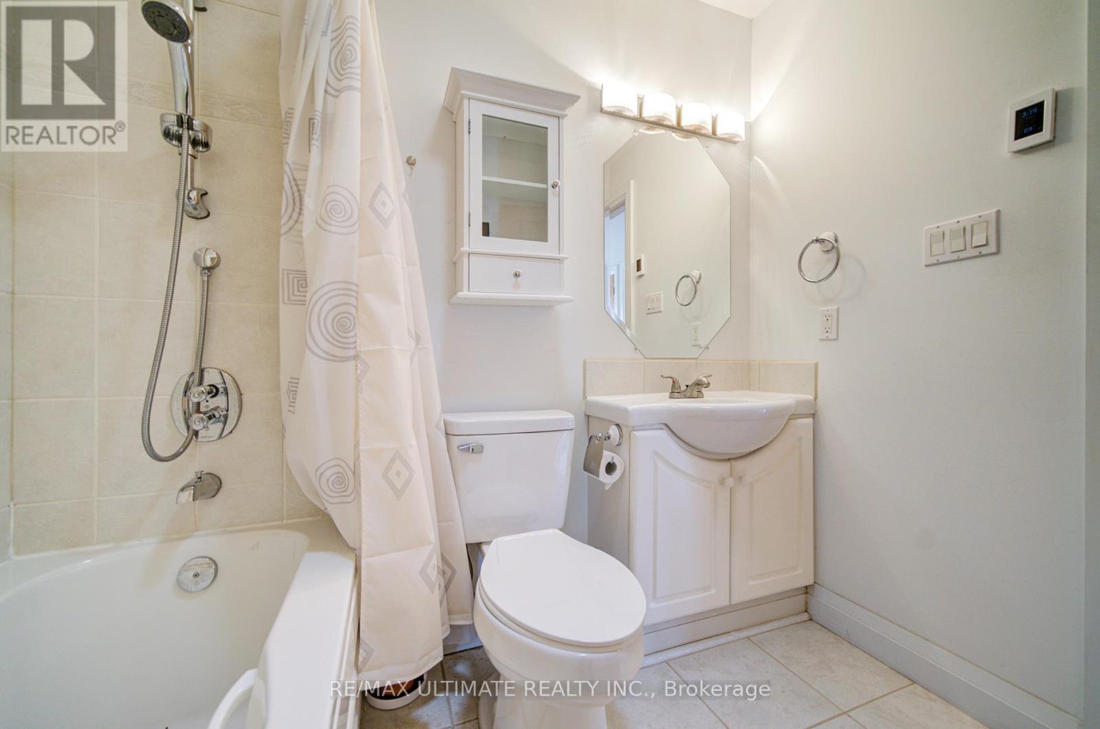 51 Epsom Avenue E, Toronto, Ontario  M4C 2A8 - Photo 22 - E13011702