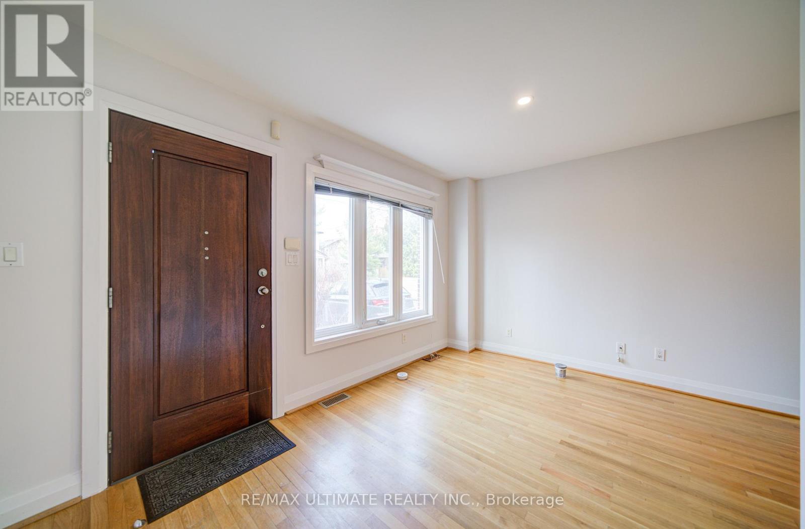 51 Epsom Avenue E, Toronto, Ontario  M4C 2A8 - Photo 3 - E13011702