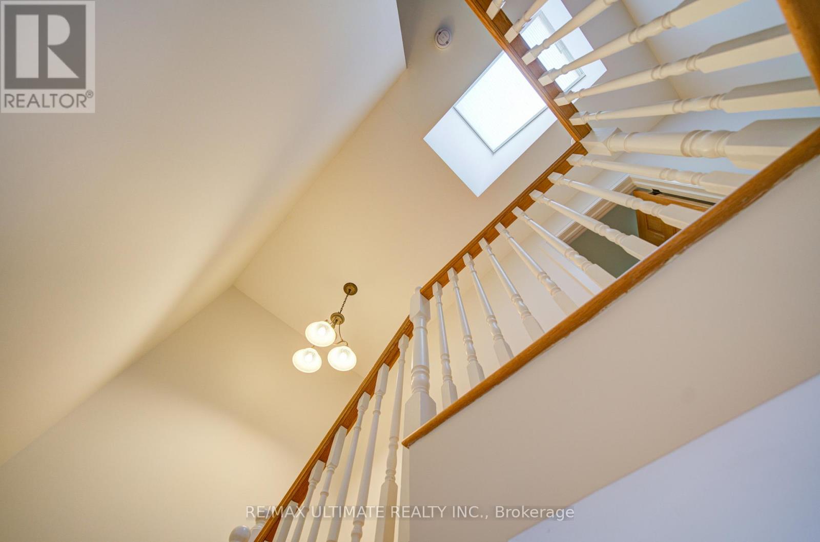 51 Epsom Avenue E, Toronto, Ontario  M4C 2A8 - Photo 6 - E13011702