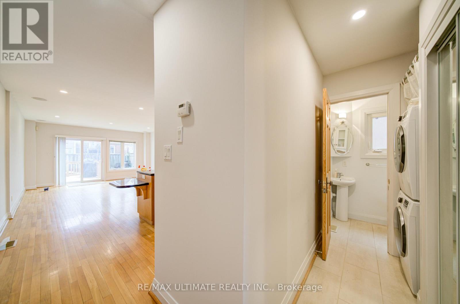 51 Epsom Avenue E, Toronto, Ontario  M4C 2A8 - Photo 7 - E13011702