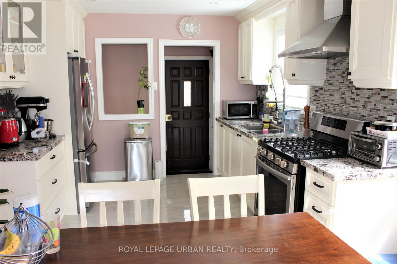 71 Squires Avenue, Toronto, Ontario  M4B 2R7 - Photo 5 - E13011798