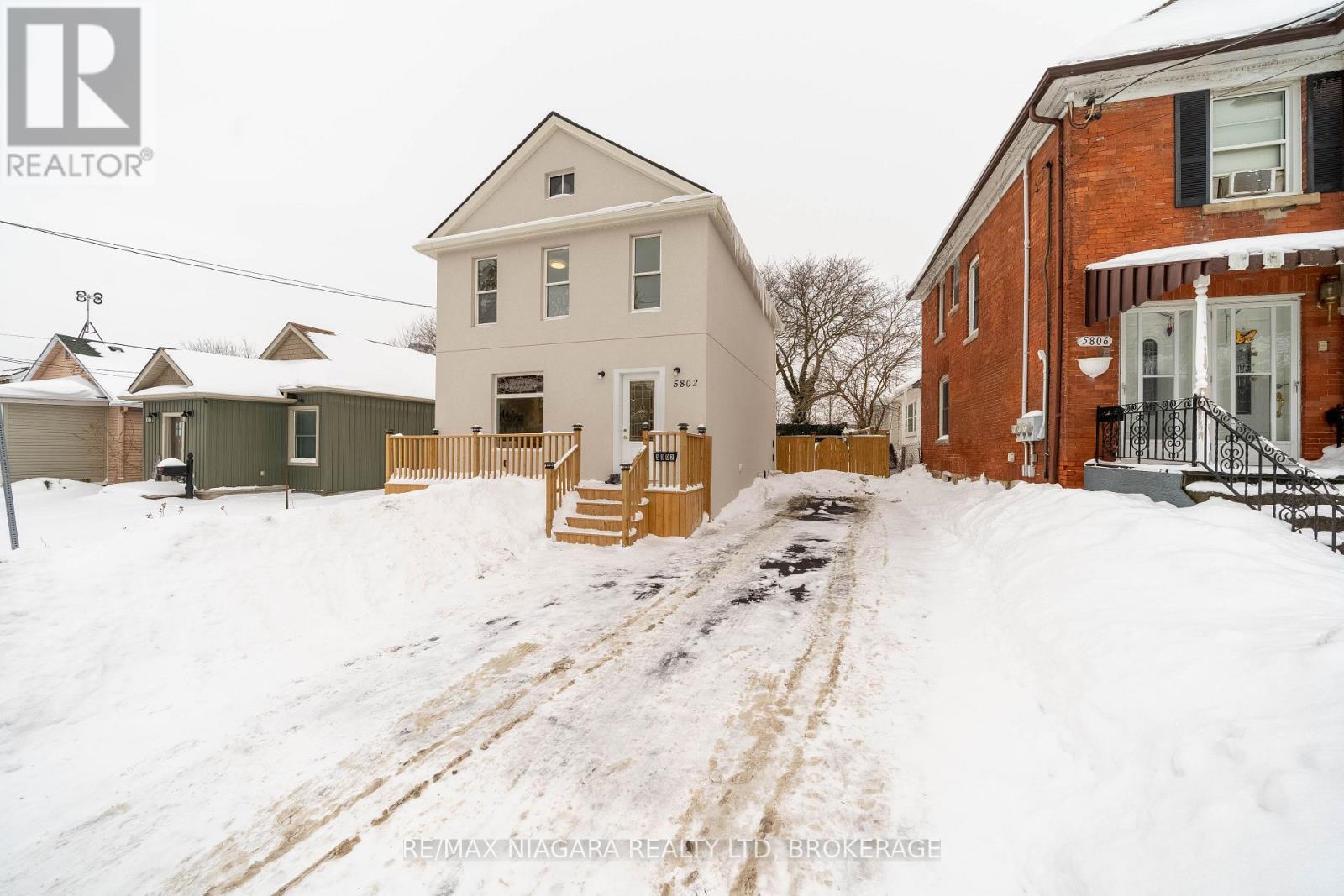 5802 PEER STREET, Niagara Falls, Ontario