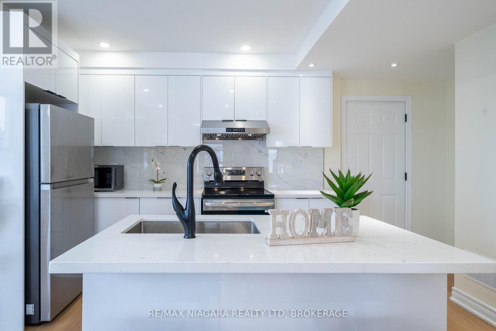 5802 Peer Street, Niagara Falls, Ontario  L2G 1X2 - Photo 12 - X13011962