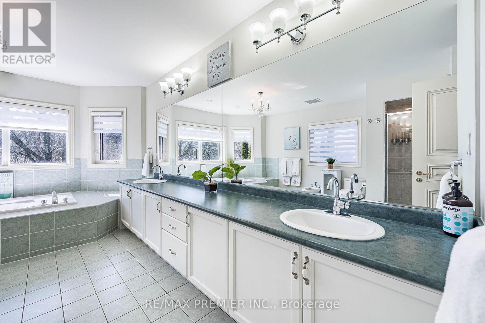 111 Arista Gate, Vaughan, Ontario  L4L 9H7 - Photo 21 - N13011920