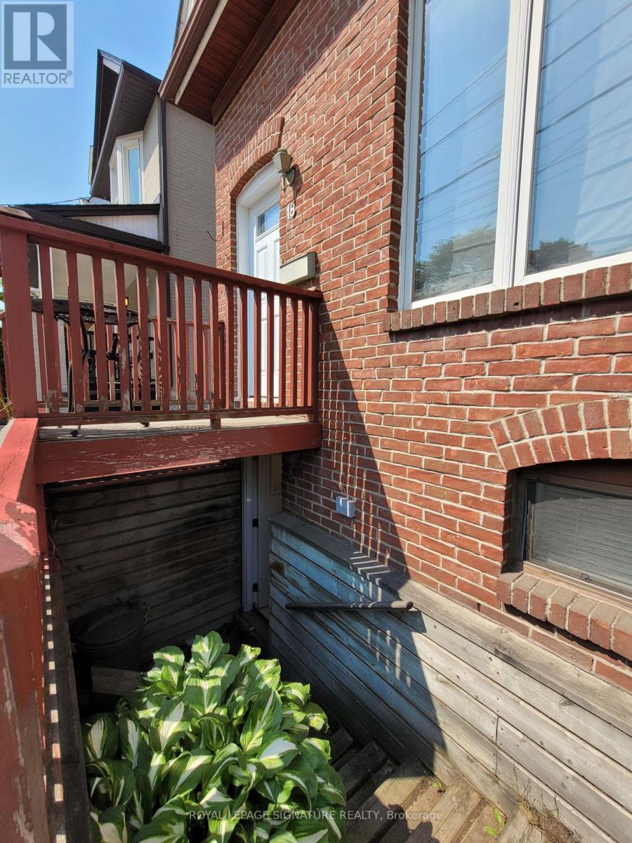 Lower - 18 Coxwell Avenue, Toronto, Ontario  M4L 3A7 - Photo 2 - E12898484