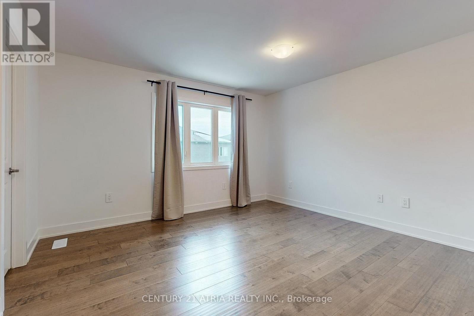 42 Westwood Avenue, Barrie, Ontario  L9J 0M6 - Photo 11 - S13011758