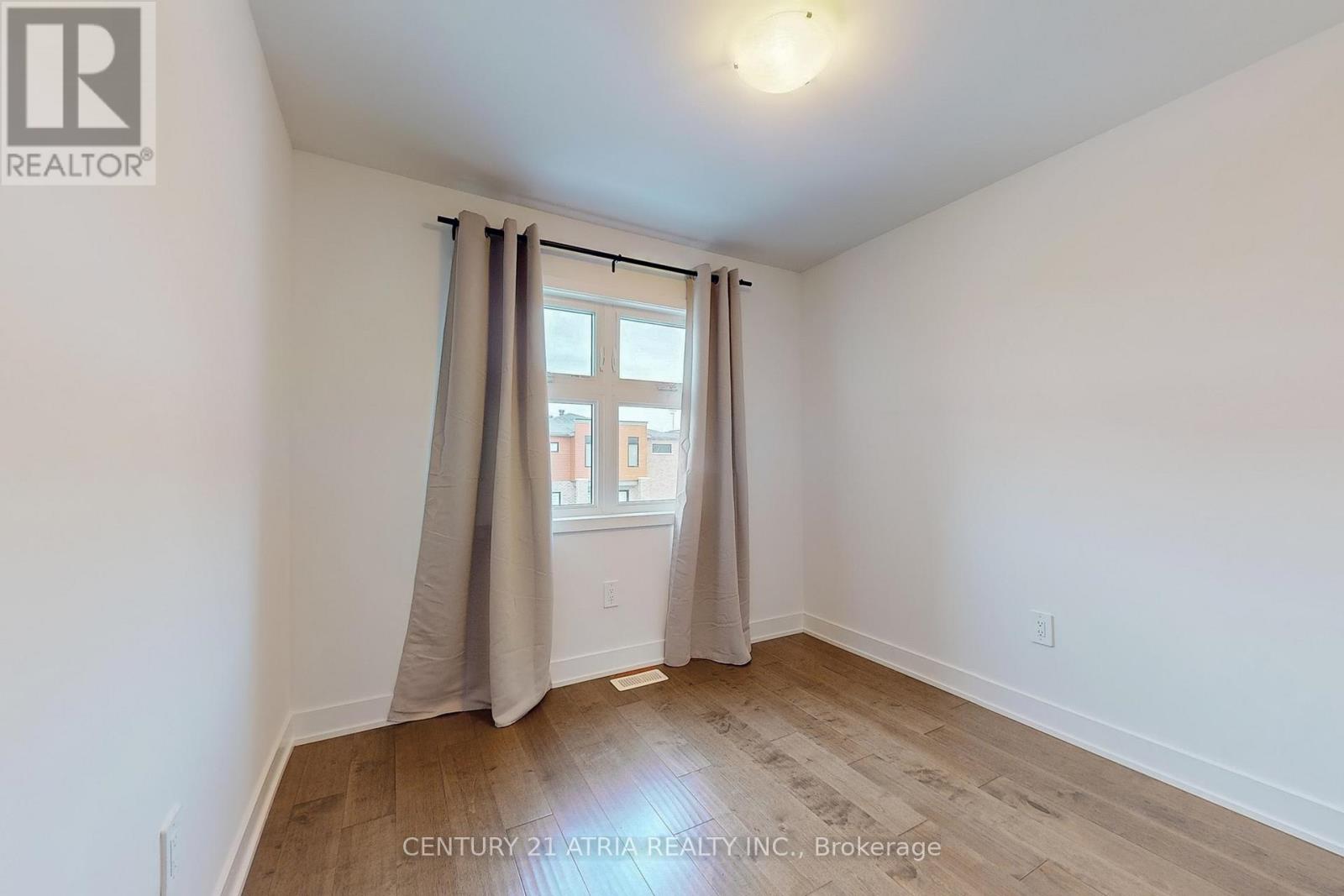 42 Westwood Avenue, Barrie, Ontario  L9J 0M6 - Photo 14 - S13011758