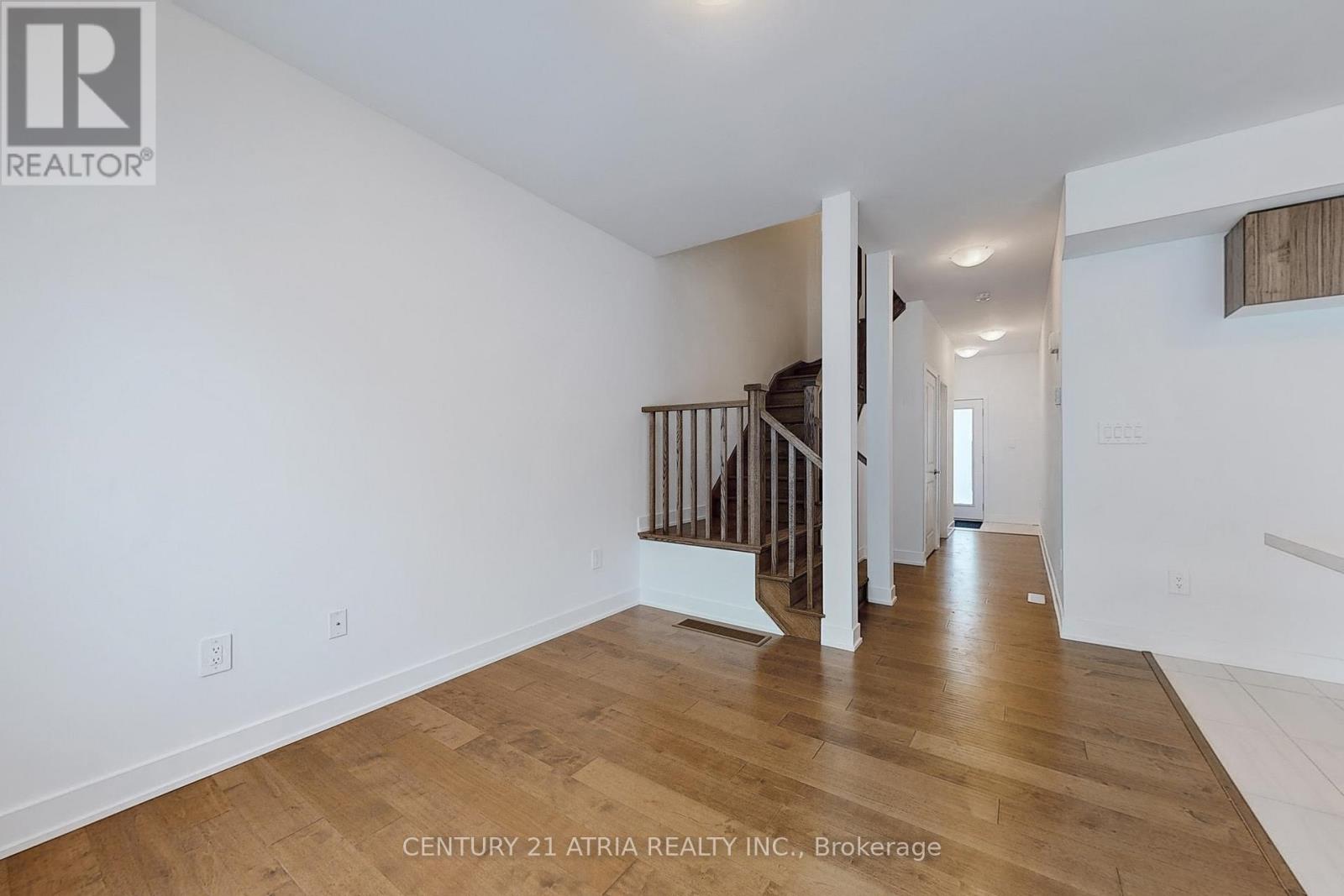 42 Westwood Avenue, Barrie, Ontario  L9J 0M6 - Photo 5 - S13011758