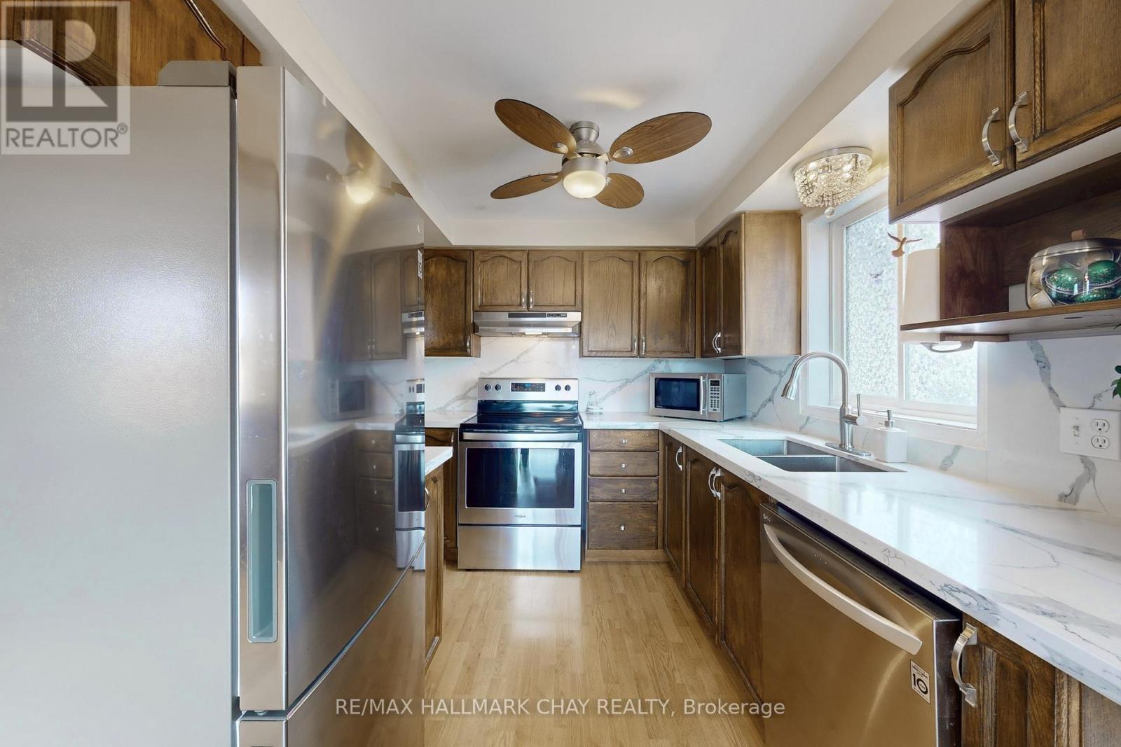 87 Wessenger Drive, Barrie, Ontario  L4N 8P8 - Photo 8 - S13011942