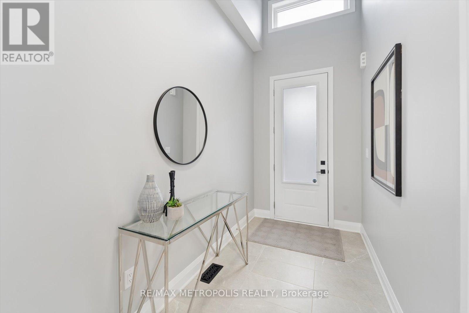 19 Vern Robertson Gate, Uxbridge, Ontario  L9P 0R9 - Photo 4 - N12984744