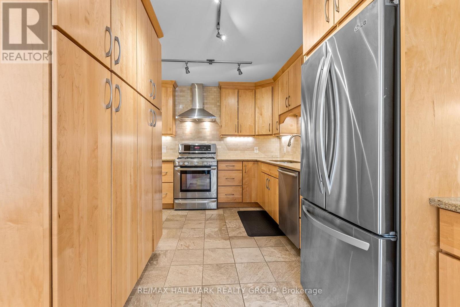 988 Lucille Way, Ottawa, Ontario  K4A 4J2 - Photo 10 - X12947776