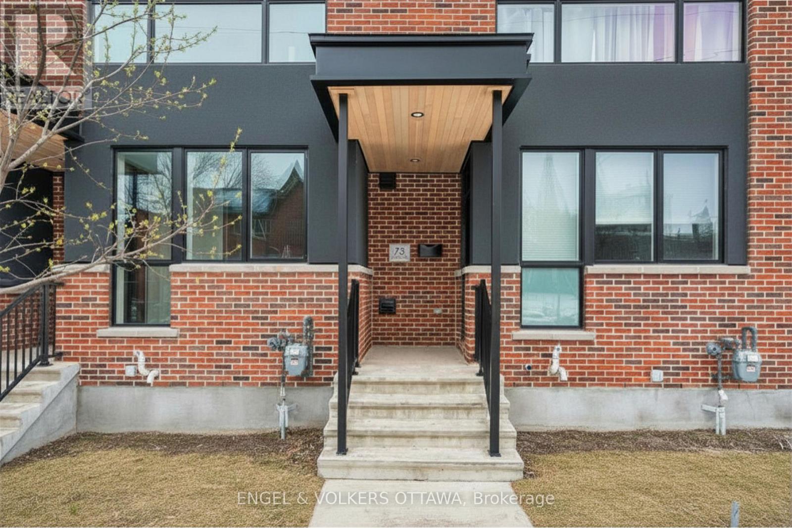 73 Parent Avenue, Ottawa, Ontario  K1N 0E6 - Photo 2 - X12976224